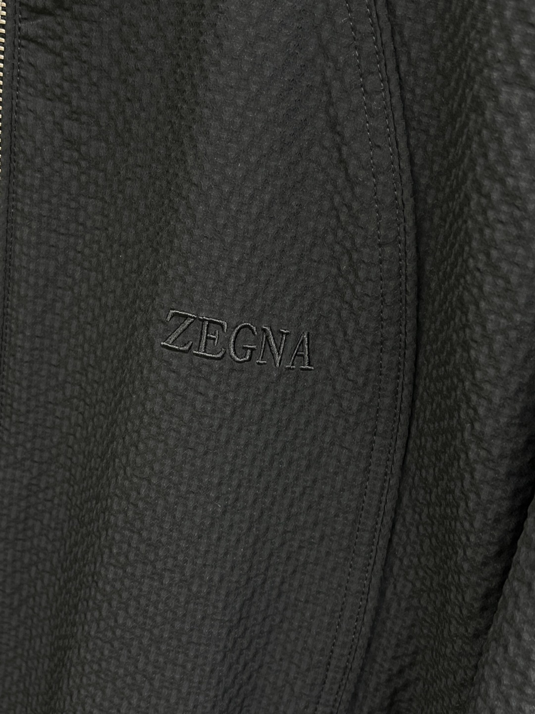 早春款 Zz 🔥🔥早春休闲系列，最新时尚立领夹克外套.简约不单一，处处细节显工艺足够的高级 结构性剪裁的