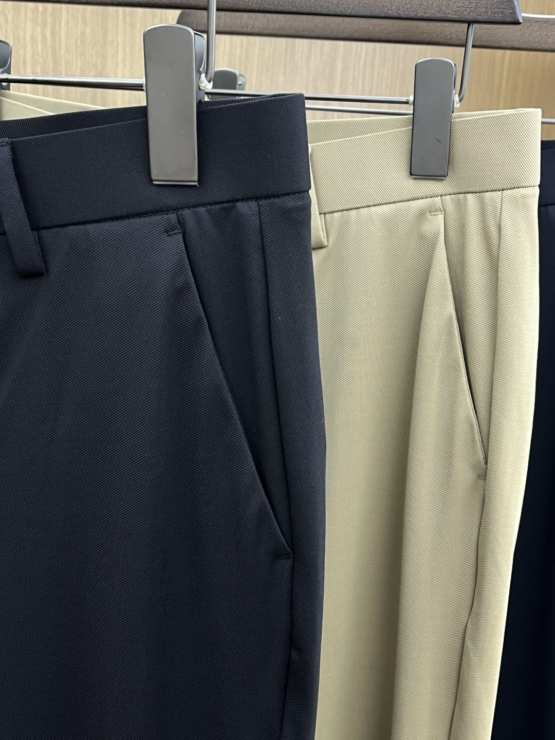 早春款 BBR 🔥🔥高端定制 26早春新款薄款休闲西裤 柜台同步发售 原版定制复刻 客供五金辅料 原单品