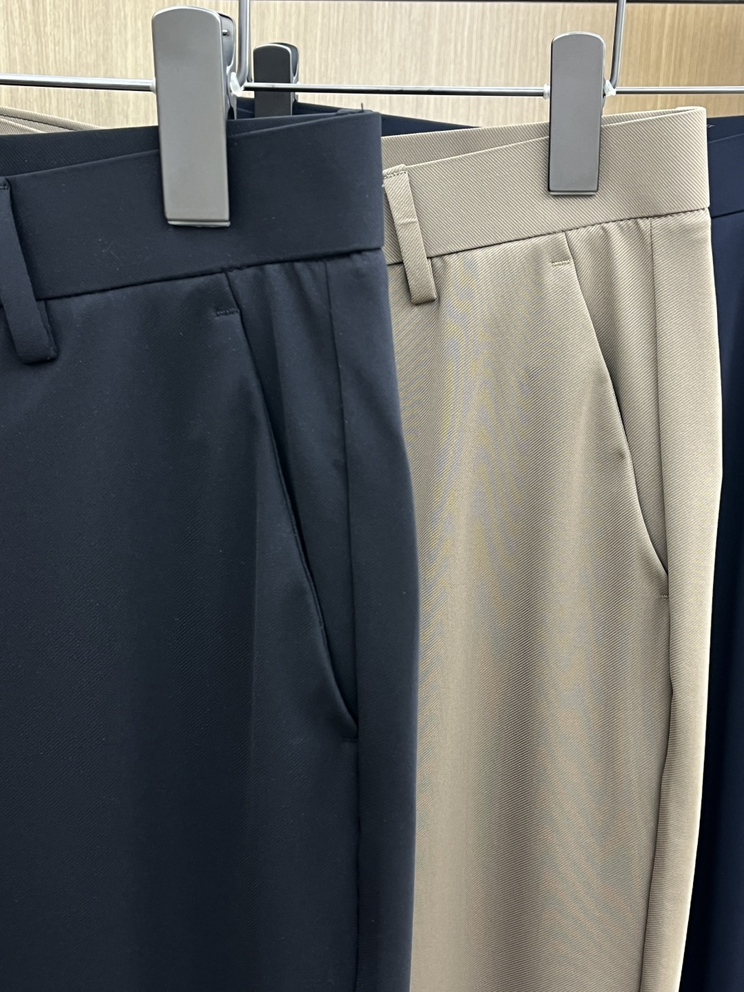 早春款 LV 🔥🔥高端定制 26早春新款薄款休闲西裤 柜台同步发售 原版定制复刻 客供五金辅料 原单品质