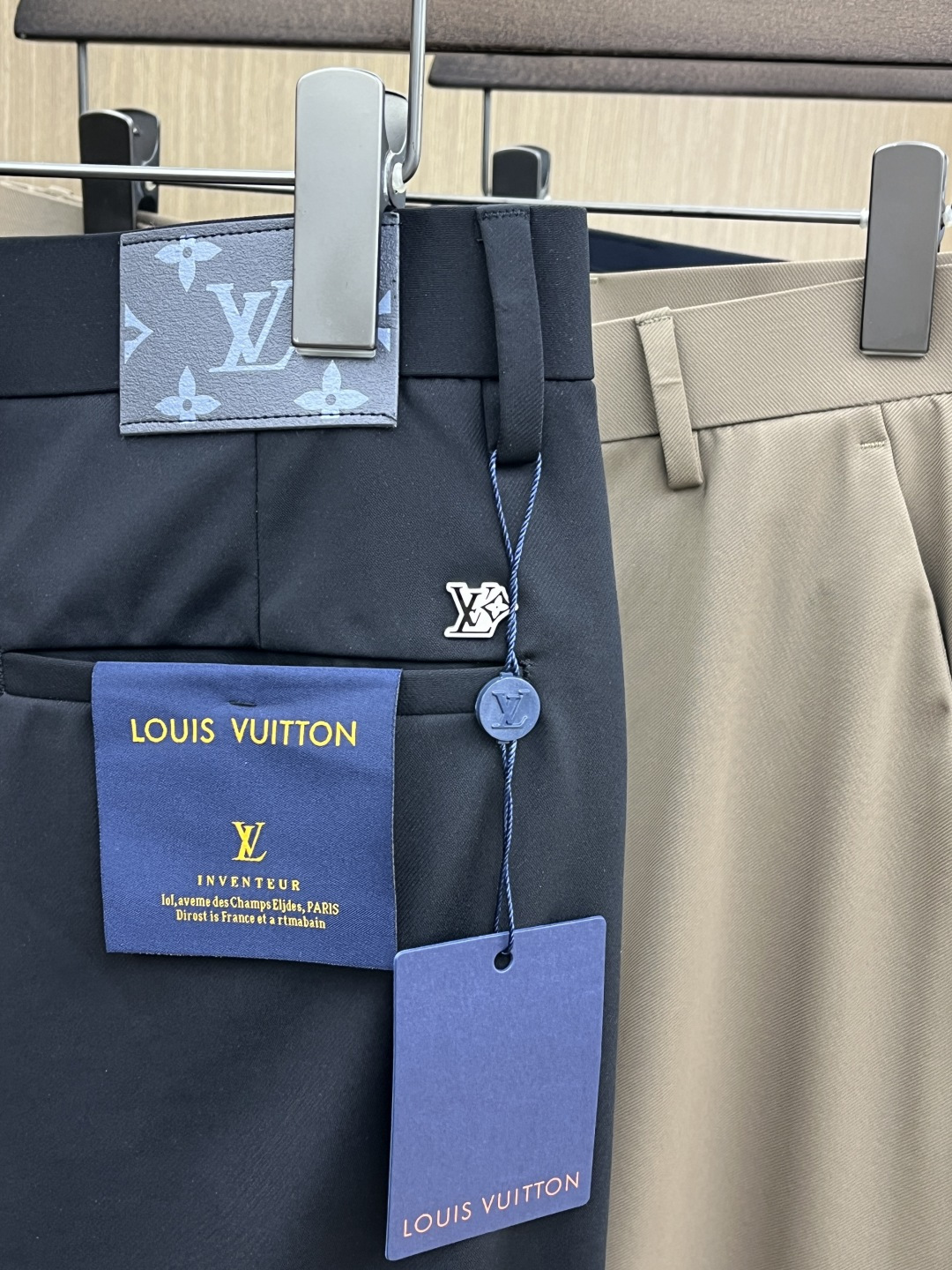 早春款 LV 🔥🔥高端定制 26早春新款薄款休闲西裤 柜台同步发售 原版定制复刻 客供五金辅料 原单品质