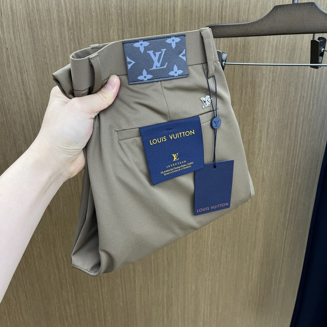 早春款 LV 🔥🔥高端定制 26早春新款薄款休闲西裤 柜台同步发售 原版定制复刻 客供五金辅料 原单品质