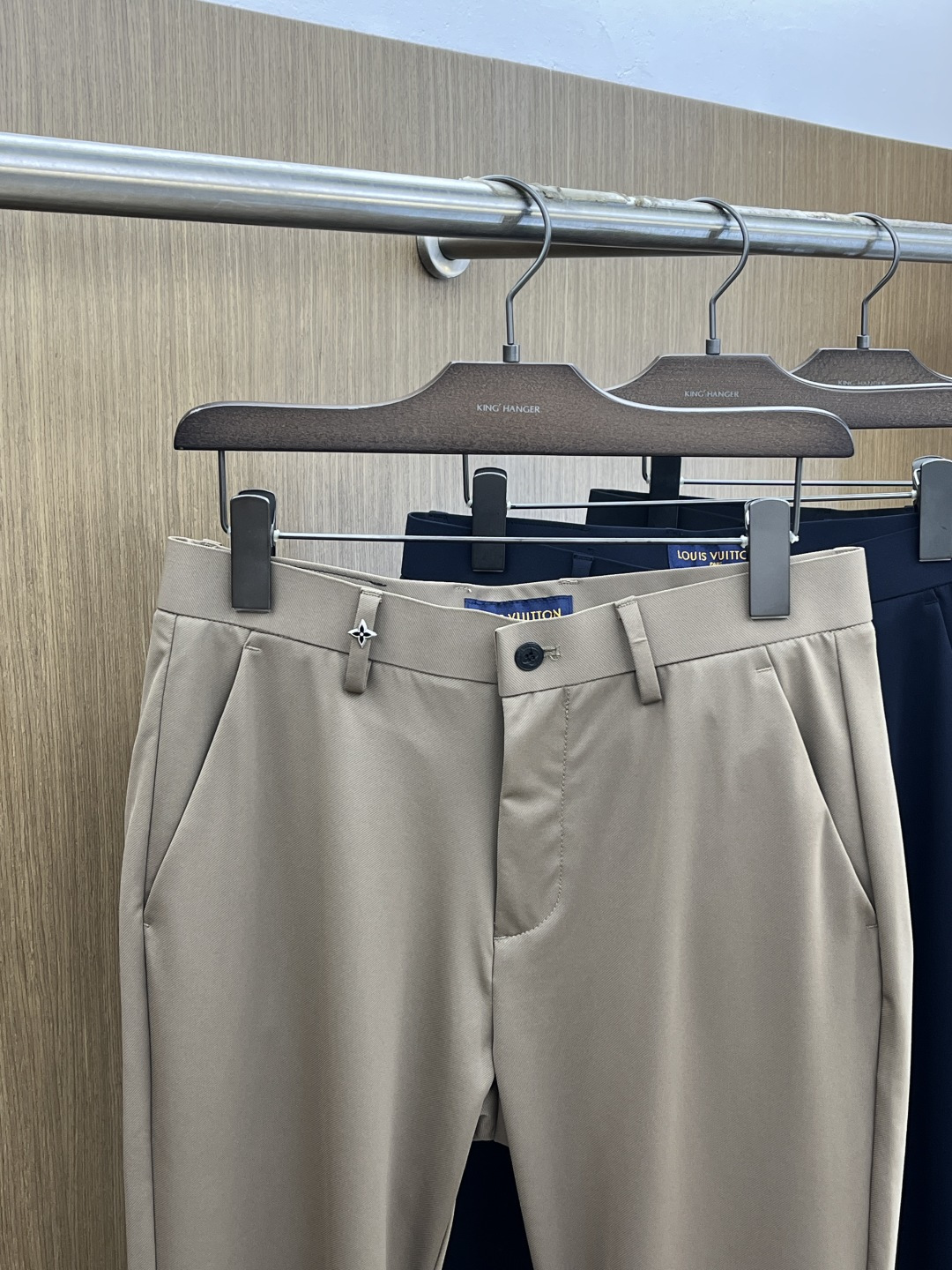早春款 LV 🔥🔥高端定制 26早春新款薄款休闲西裤 柜台同步发售 原版定制复刻 客供五金辅料 原单品质