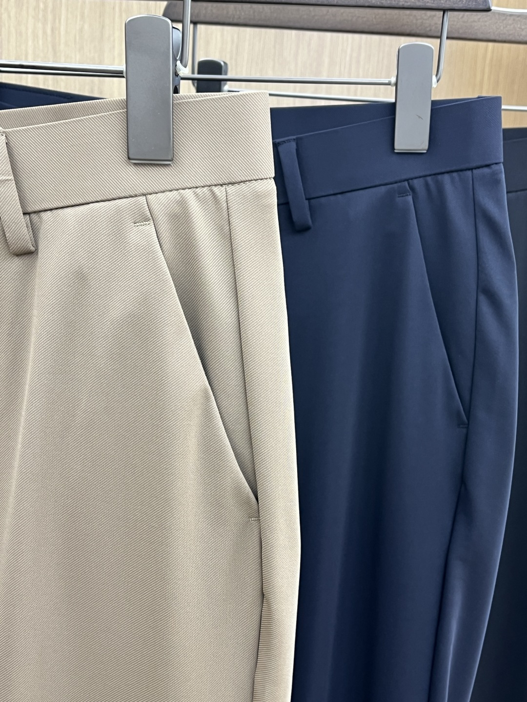 早春款 LV 🔥🔥高端定制 26早春新款薄款休闲西裤 柜台同步发售 原版定制复刻 客供五金辅料 原单品质