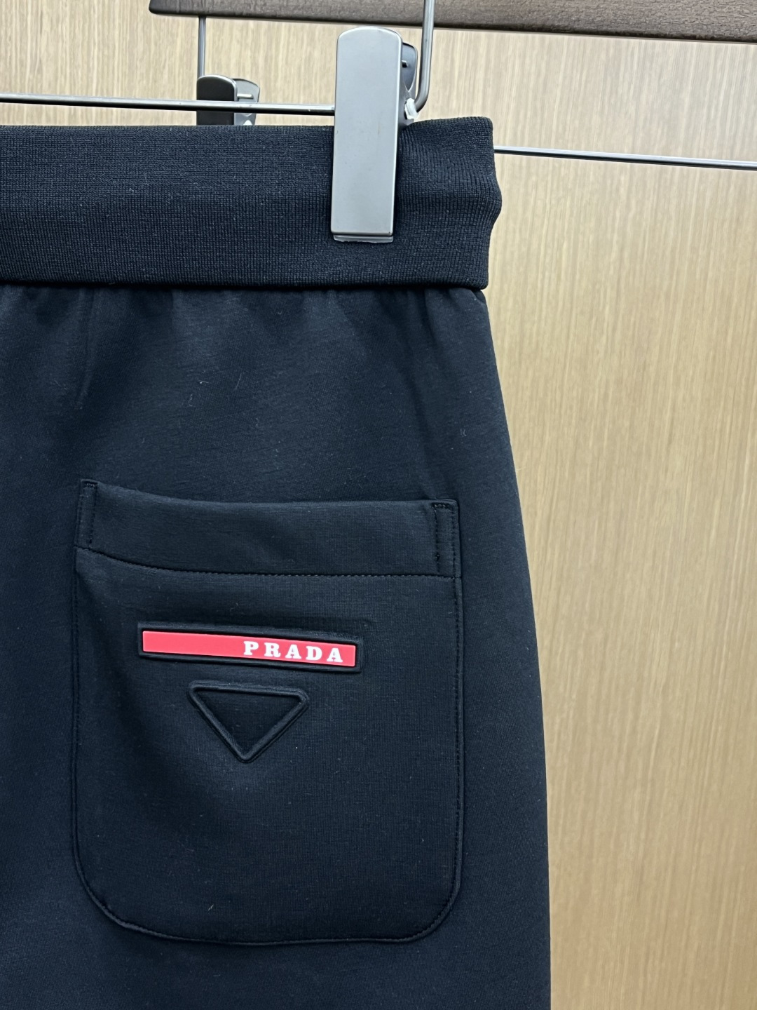 。🩵PD 🔥🔥高级定制 2026春夏新款铜氨丝莫代尔空气层休闲卫裤，裤身上刺绣标志性品牌标识，客供定制品