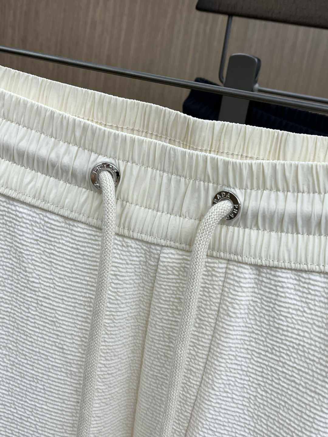 。🩵PD 🔥🔥高级定制 2026春夏新款铜氨丝莫代尔空气层休闲卫裤，裤身上刺绣标志性品牌标识，客供定制品