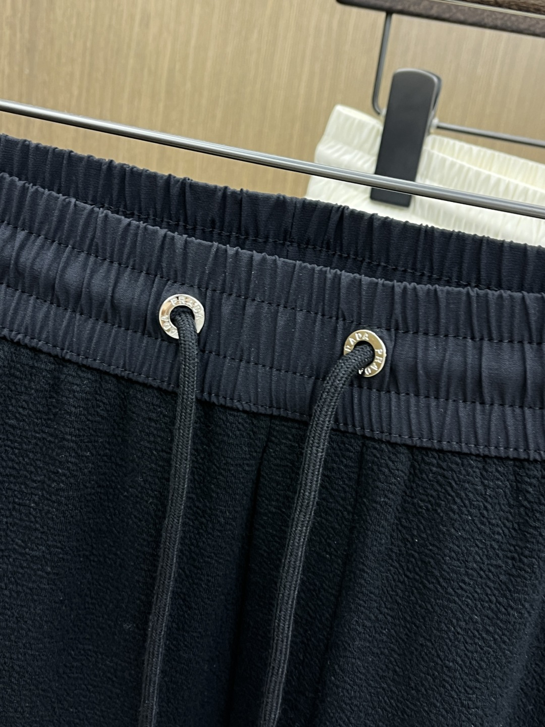 。🩵PD 🔥🔥高级定制 2026春夏新款铜氨丝莫代尔空气层休闲卫裤，裤身上刺绣标志性品牌标识，客供定制品