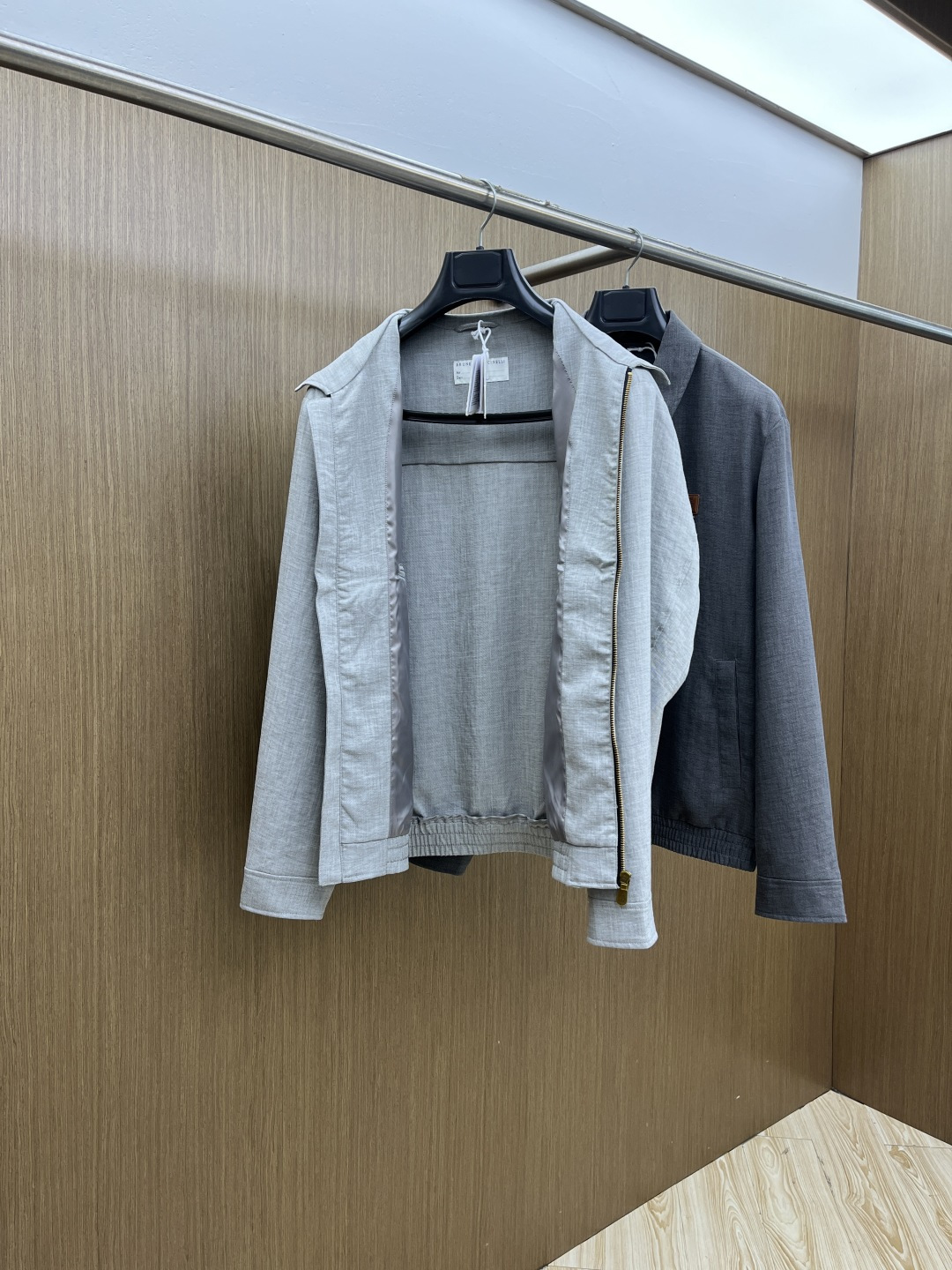 早春款 Loro Piana 🔥🔥早春轻奢棉麻系列，最新时尚翻领夹克外套.简约不单一，处处细节显工艺足够