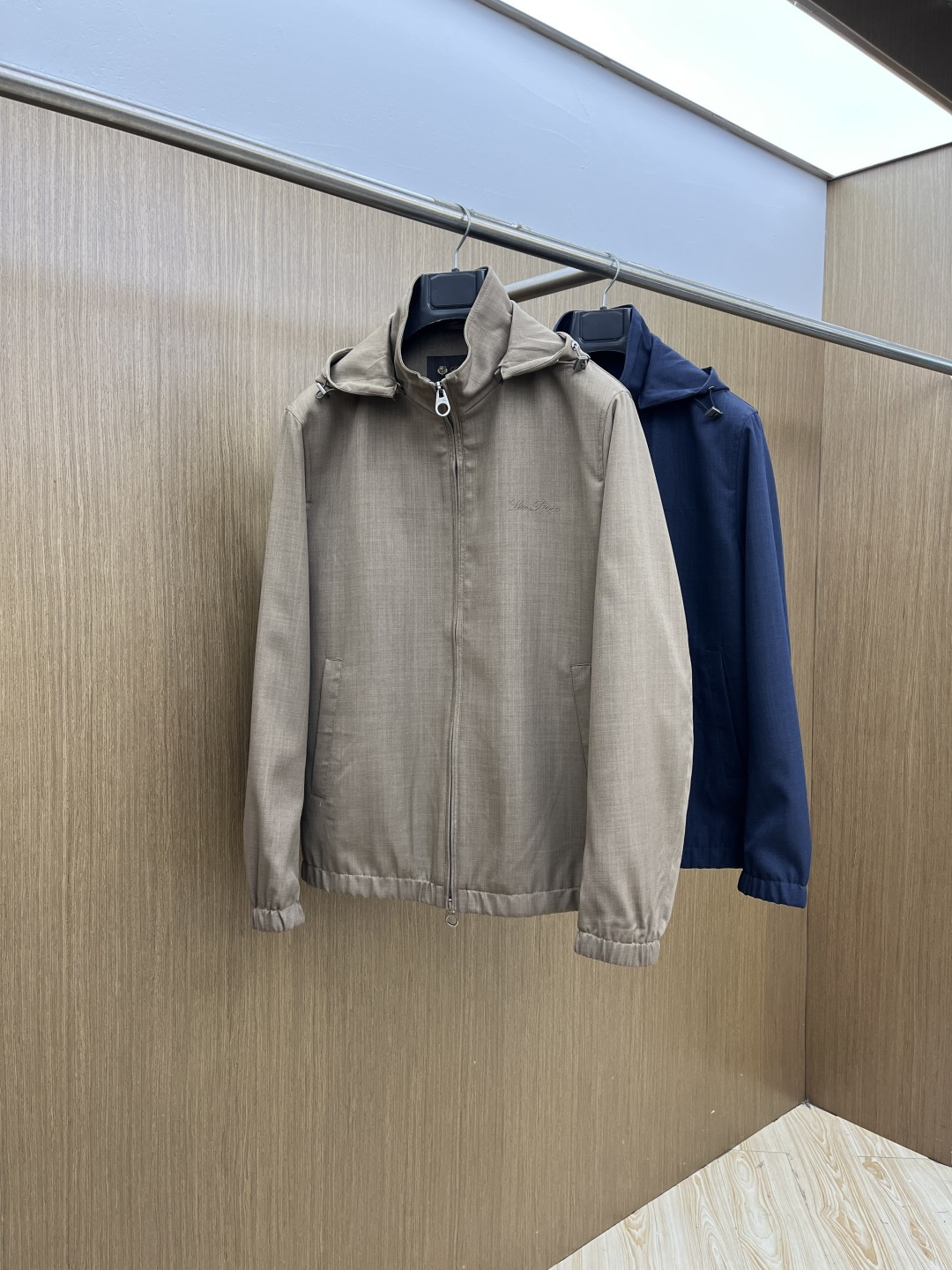 早春款 Loro Piana 🔥🔥早春棉麻老钱风系列，最新时尚连帽夹克外套.帽子可拆卸，处处细节显工艺足