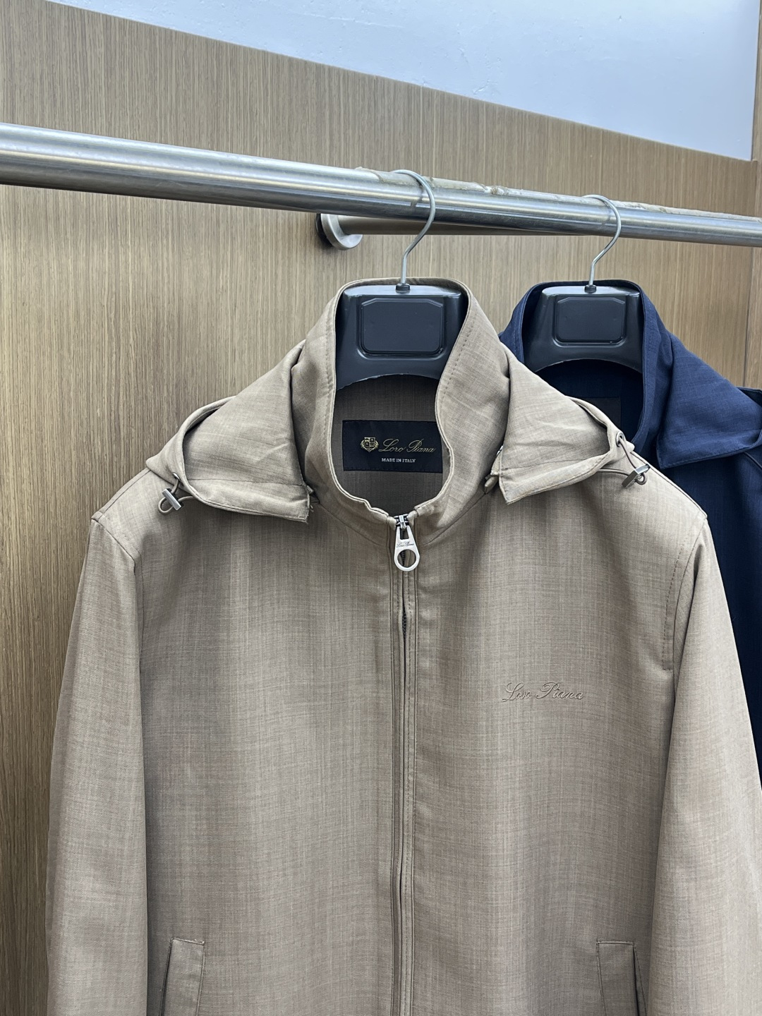 早春款 Loro Piana 🔥🔥早春棉麻老钱风系列，最新时尚连帽夹克外套.帽子可拆卸，处处细节显工艺足