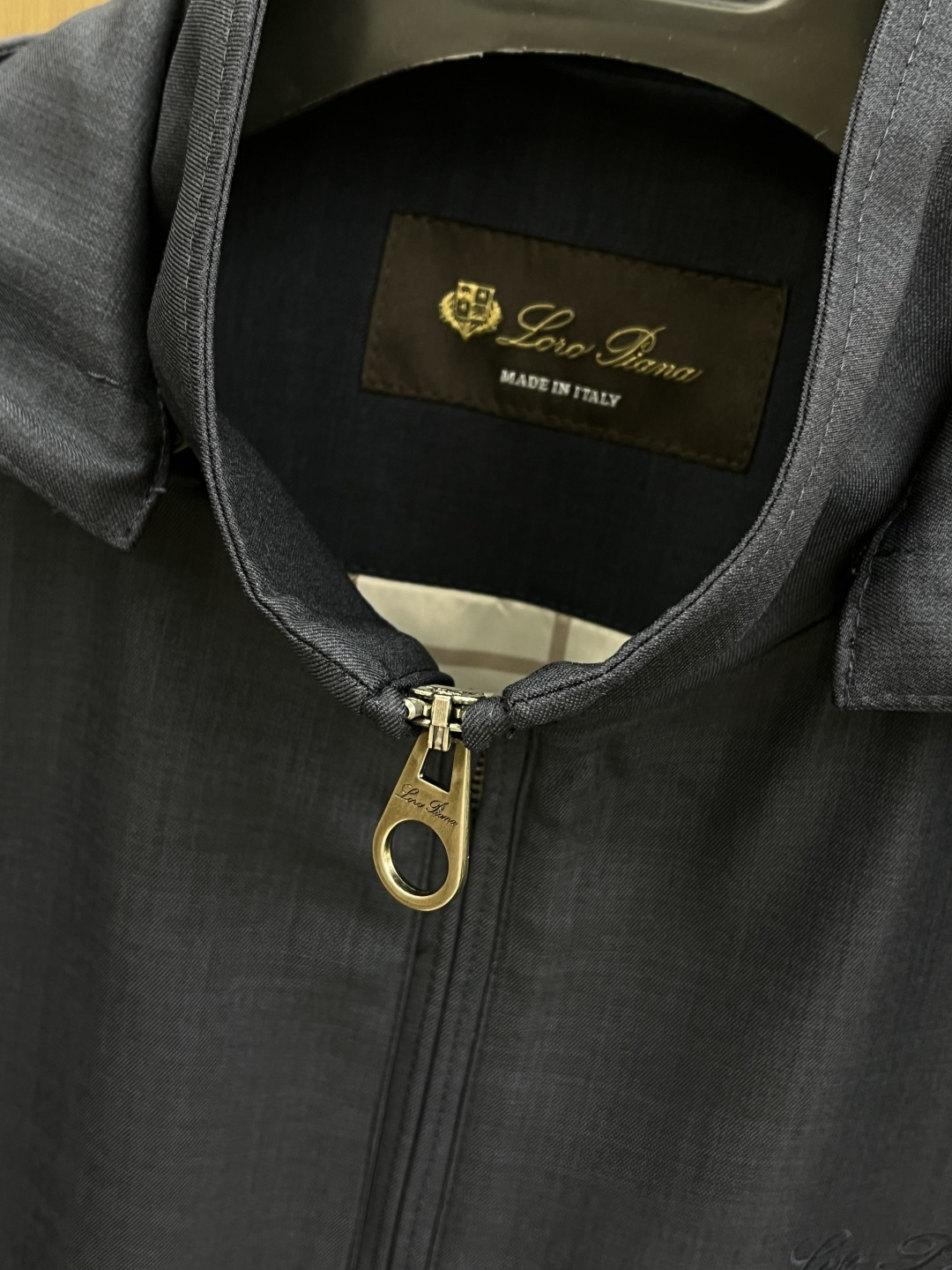 早春款 Loro Piana 🔥🔥早春棉麻老钱风系列，最新时尚连帽夹克外套.帽子可拆卸，处处细节显工艺足