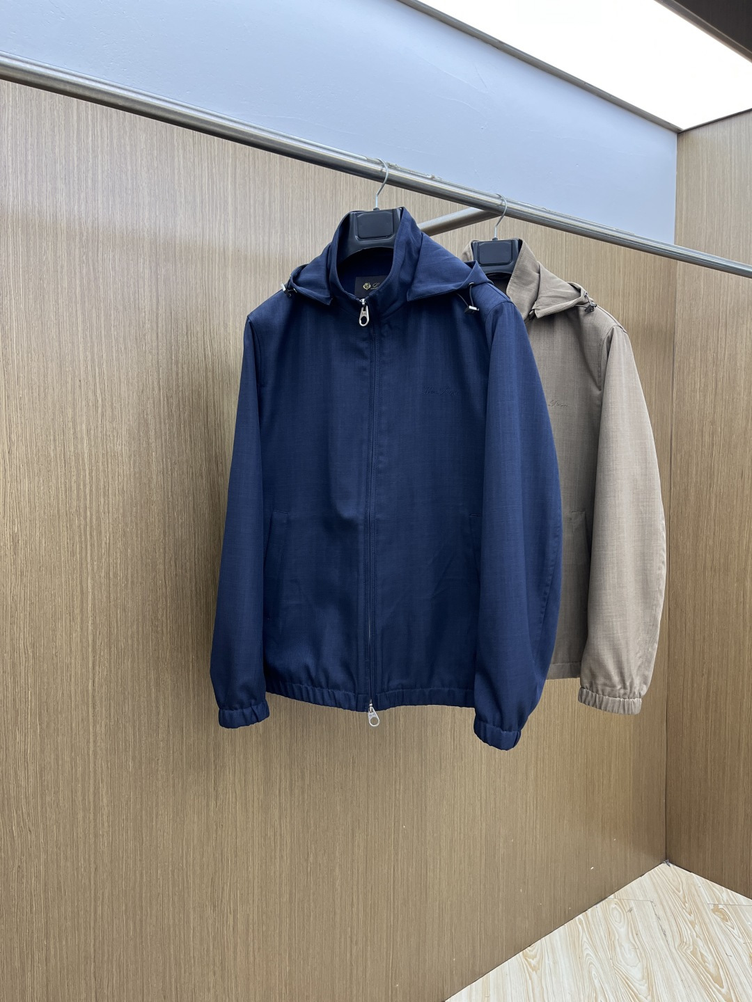 早春款 Loro Piana 🔥🔥早春棉麻老钱风系列，最新时尚连帽夹克外套.帽子可拆卸，处处细节显工艺足