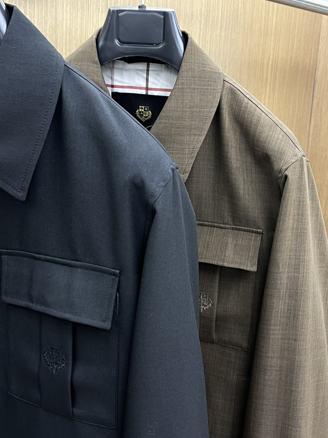早春款 Loro Piana 🔥🔥早春棉麻老钱风系列，最新时尚翻领夹克外套.处处细节显工艺足够的高级 结