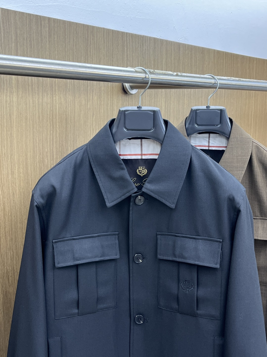 早春款 Loro Piana 🔥🔥早春棉麻老钱风系列，最新时尚翻领夹克外套.处处细节显工艺足够的高级 结