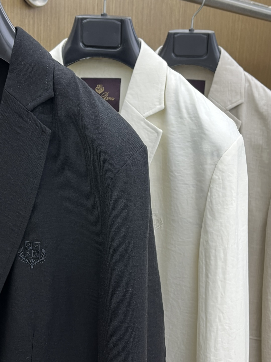 早春款 Loro Piana 🔥🔥早春老钱风棉麻系列，最新时尚男款西装外套.定织定染面料。处处细节显工艺