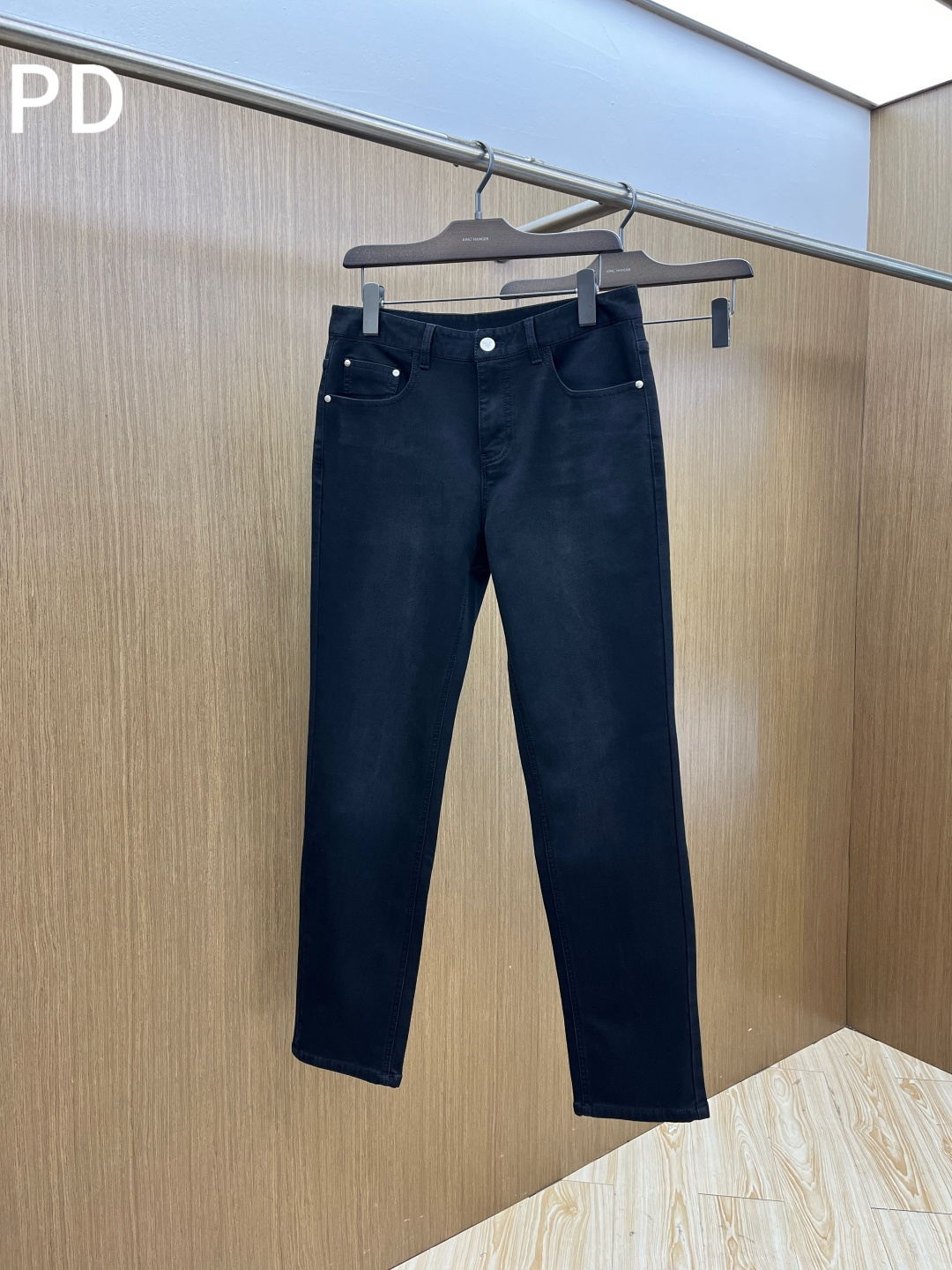 秋冬 PD 🔥🔥秋冬新品休闲牛仔裤 官网同步发售，裤身工艺设计，进口客供辅料、面料定制，代工厂出品免检！