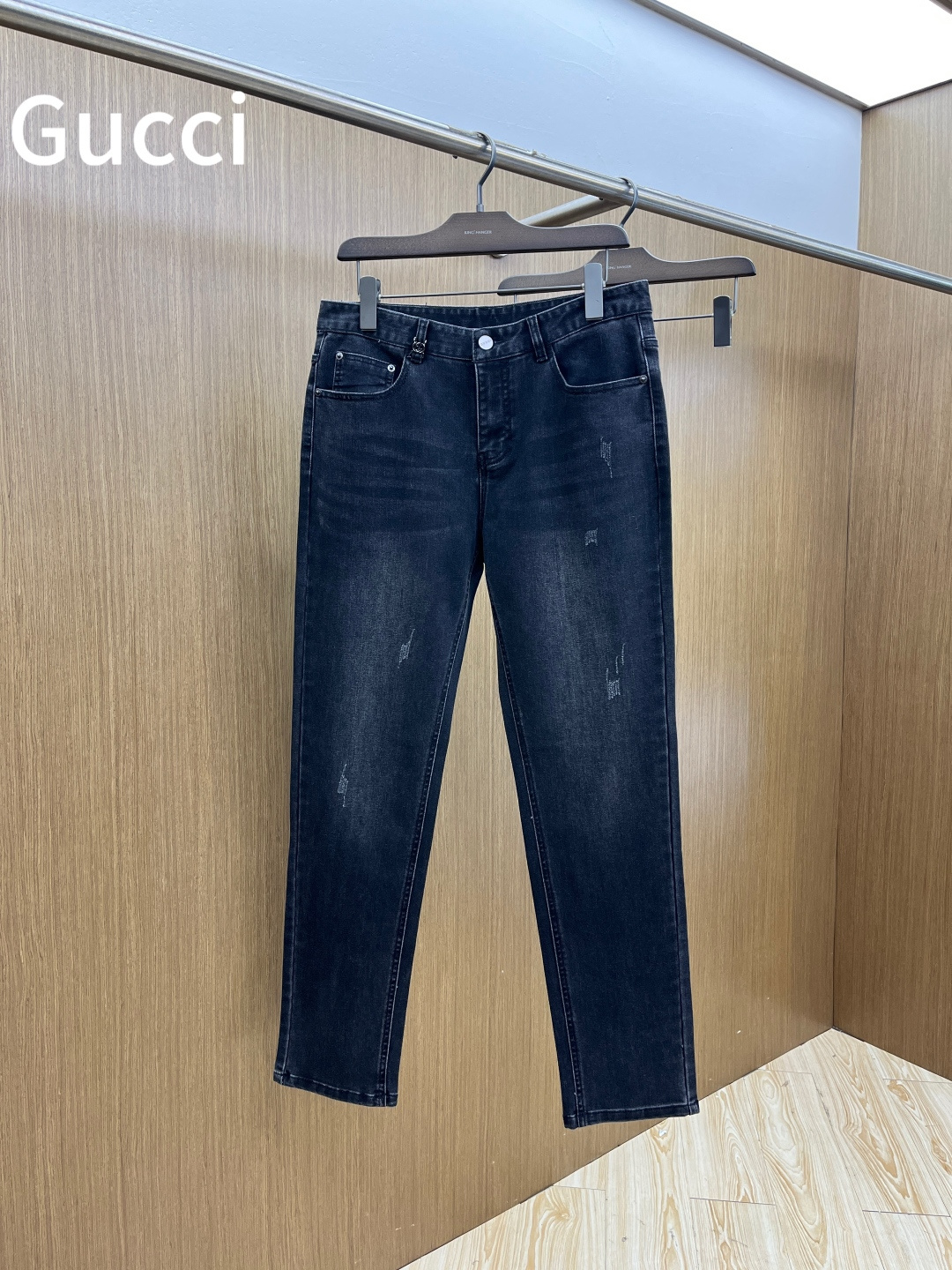 秋冬 Guc 🔥🔥秋冬新品休闲牛仔裤 官网同步发售，裤身工艺设计，进口客供辅料、面料定制，代工厂出品免检