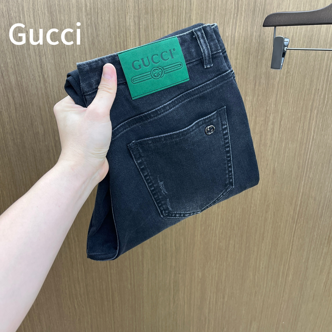秋冬 Guc 🔥🔥秋冬新品休闲牛仔裤 官网同步发售，裤身工艺设计，进口客供辅料、面料定制，代工厂出品免检