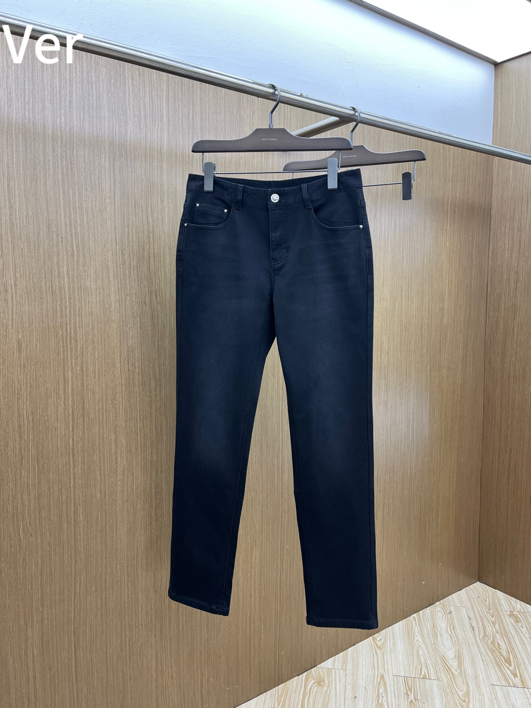 秋冬 VER 🔥🔥秋冬新品休闲牛仔裤 官网同步发售，裤身工艺设计，进口客供辅料、面料定制，代工厂出品免检