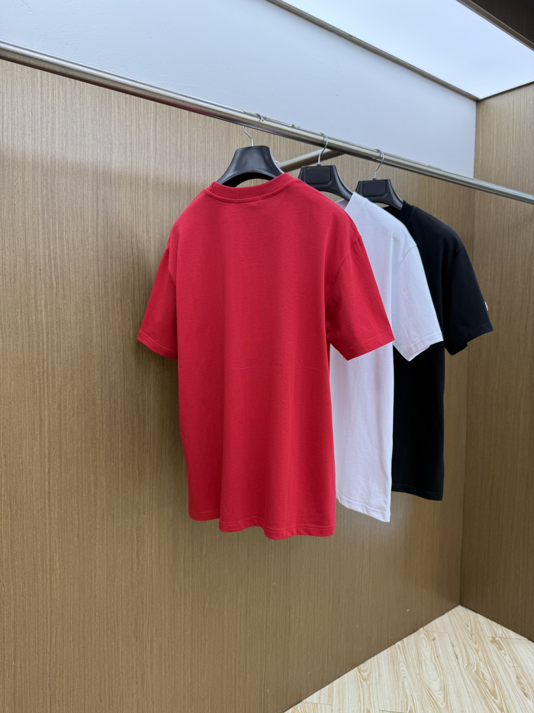 新品 Mon 🔥🔥2026春夏新款男女同款👫短袖圆领T恤，极具个性高级风，标志logo印花工艺设计！定制
