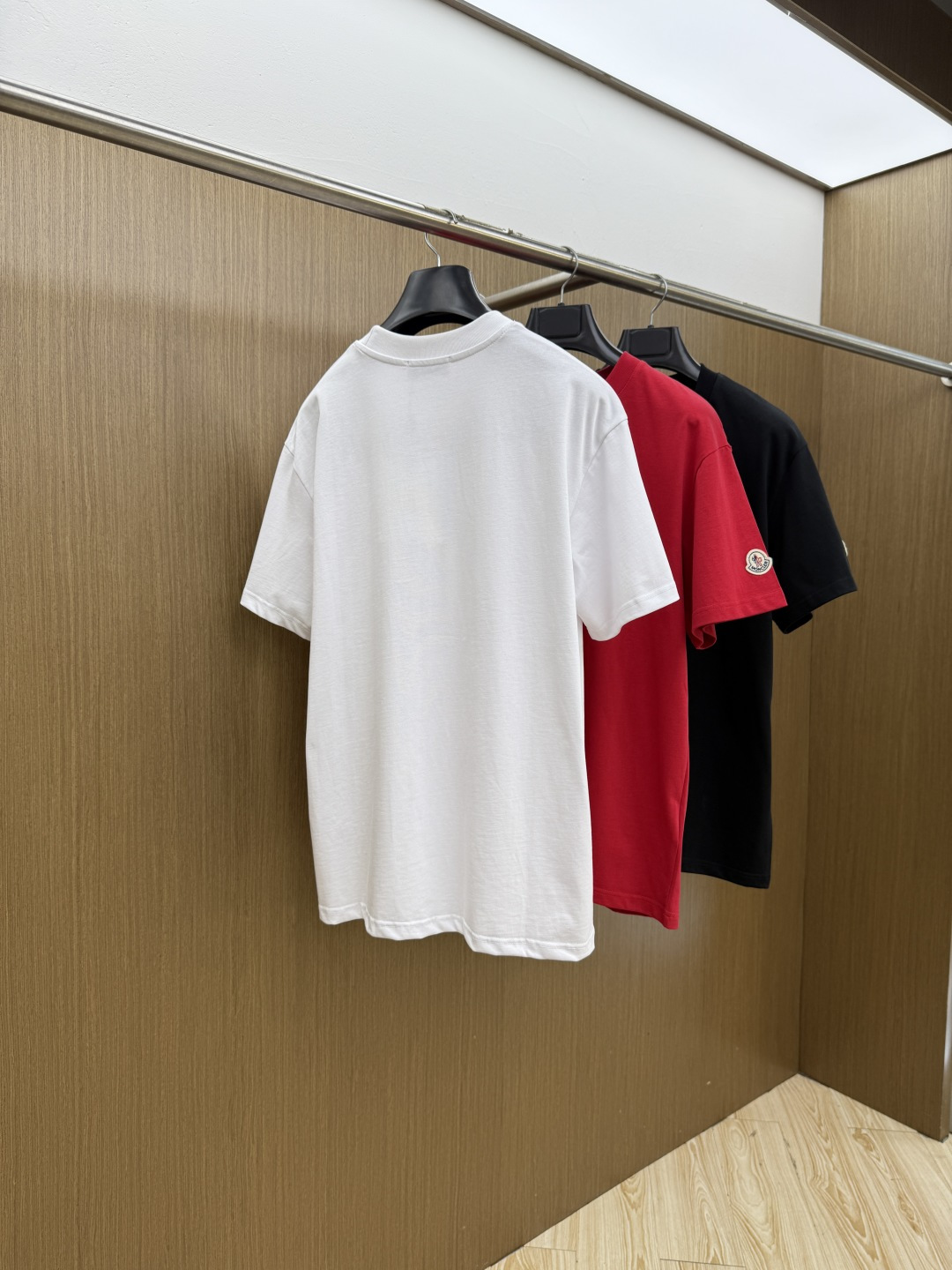 新品 Mon 🔥🔥2026春夏新款男女同款👫短袖圆领T恤，极具个性高级风，标志logo印花工艺设计！定制