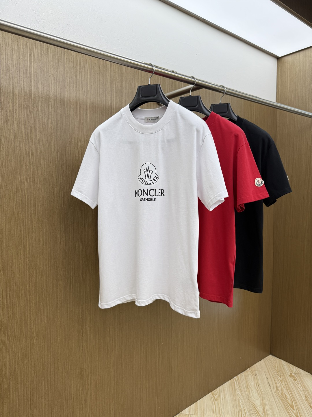 新品 Mon 🔥🔥2026春夏新款男女同款👫短袖圆领T恤，极具个性高级风，标志logo印花工艺设计！定制