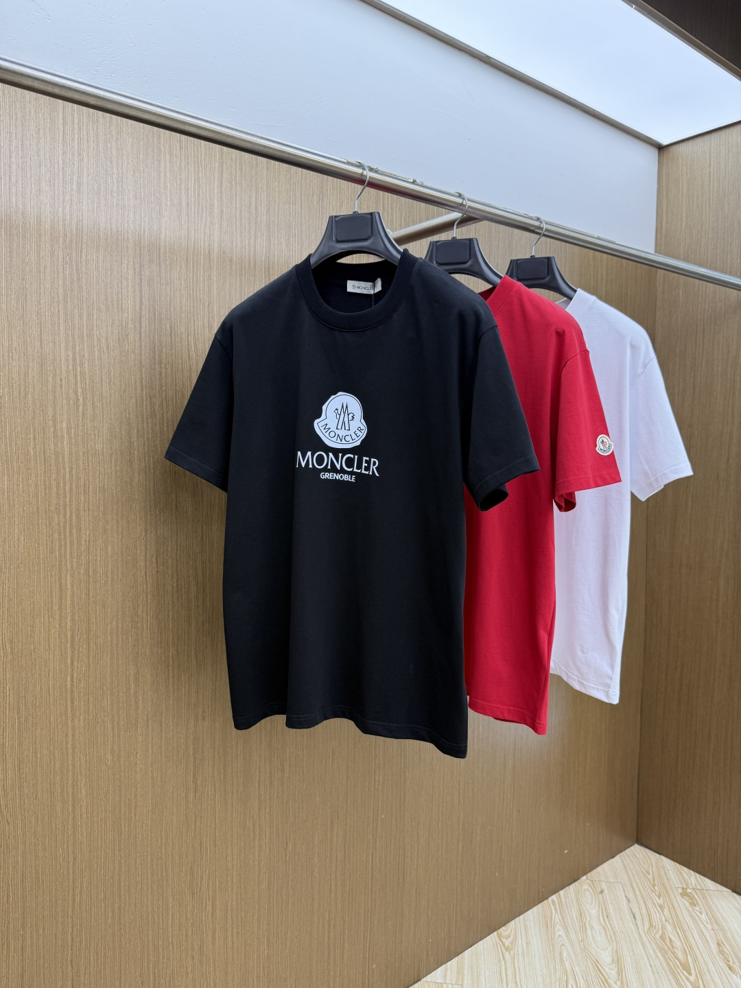 新品 Mon 🔥🔥2026春夏新款男女同款👫短袖圆领T恤，极具个性高级风，标志logo印花工艺设计！定制