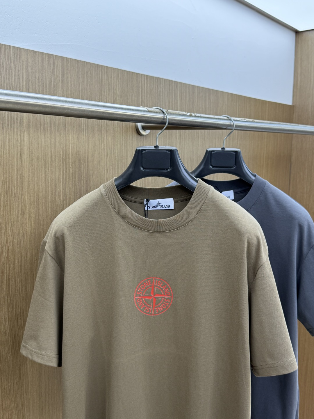 新品 石头岛🔥🔥2026春夏新款男女同款👫短袖圆领T恤，极具个性高级风，标志logo印花工艺设计！定制纯