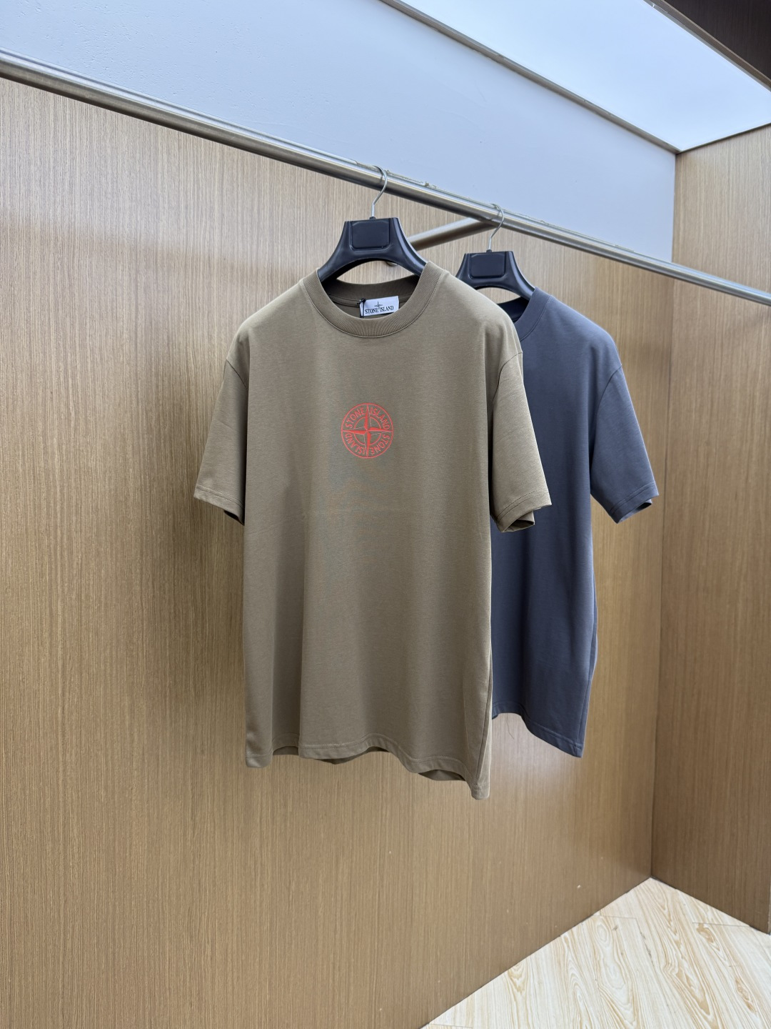 新品 石头岛🔥🔥2026春夏新款男女同款👫短袖圆领T恤，极具个性高级风，标志logo印花工艺设计！定制纯