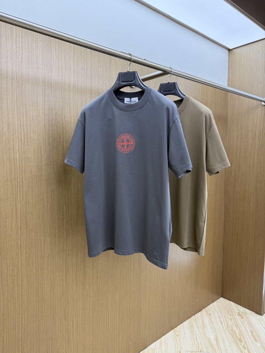 新品 石头岛🔥🔥2026春夏新款男女同款👫短袖圆领T恤，极具个性高级风，标志logo印花工艺设计！定制纯