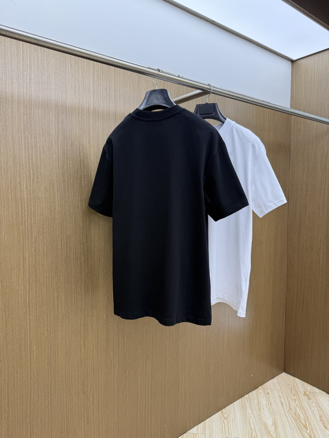 新品 石头岛🔥🔥2026春夏新款男女同款👫短袖圆领T恤，极具个性高级风，标志logo印花工艺设计！定制纯