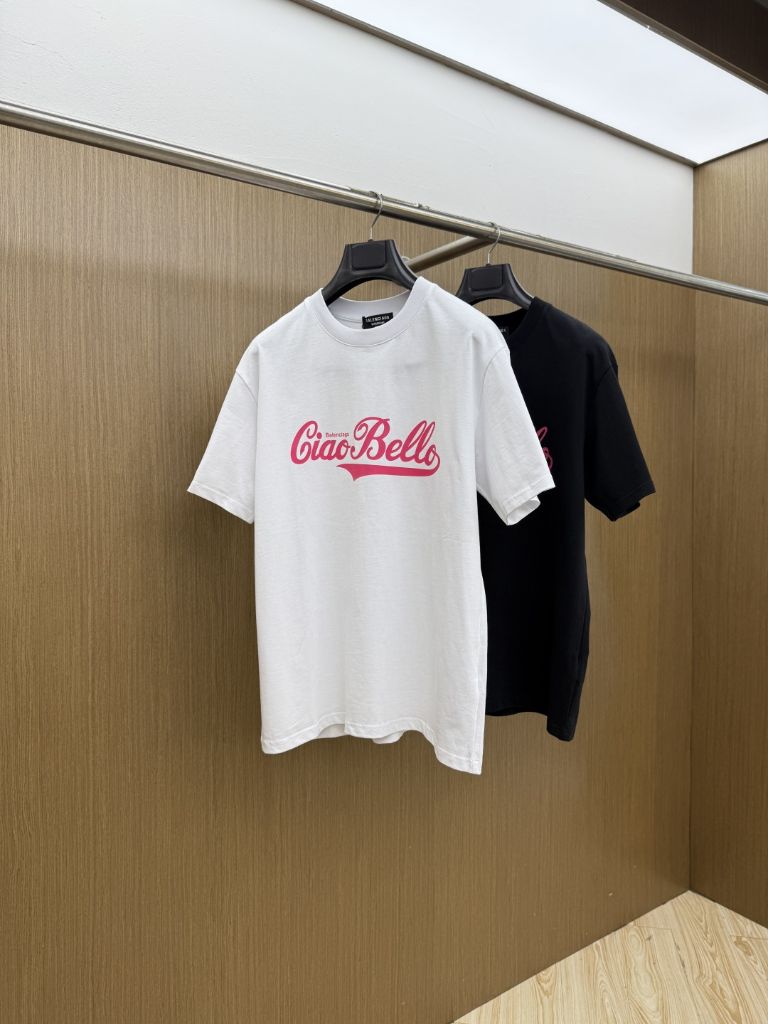 新品 BBG 🔥🔥春夏新款男女同款👫短袖圆领T恤，极具个性高级风，标志logo印花工艺设计！定制纯棉面料