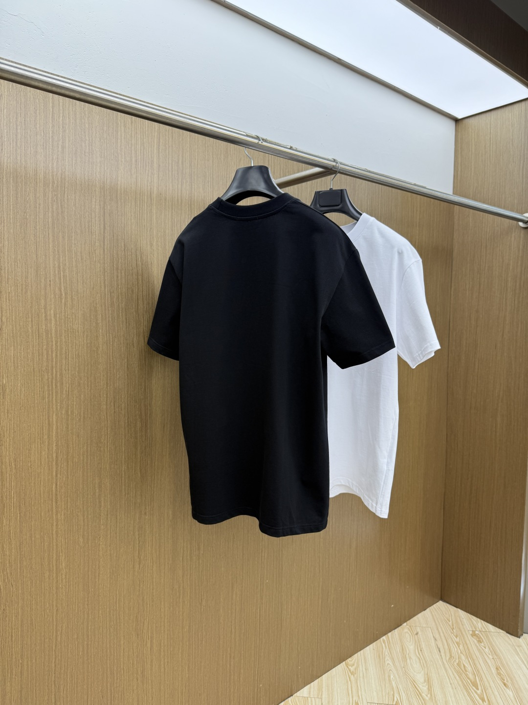 新品 BBG 🔥🔥春夏新款男女同款👫短袖圆领T恤，极具个性高级风，标志logo印花工艺设计！定制纯棉面料