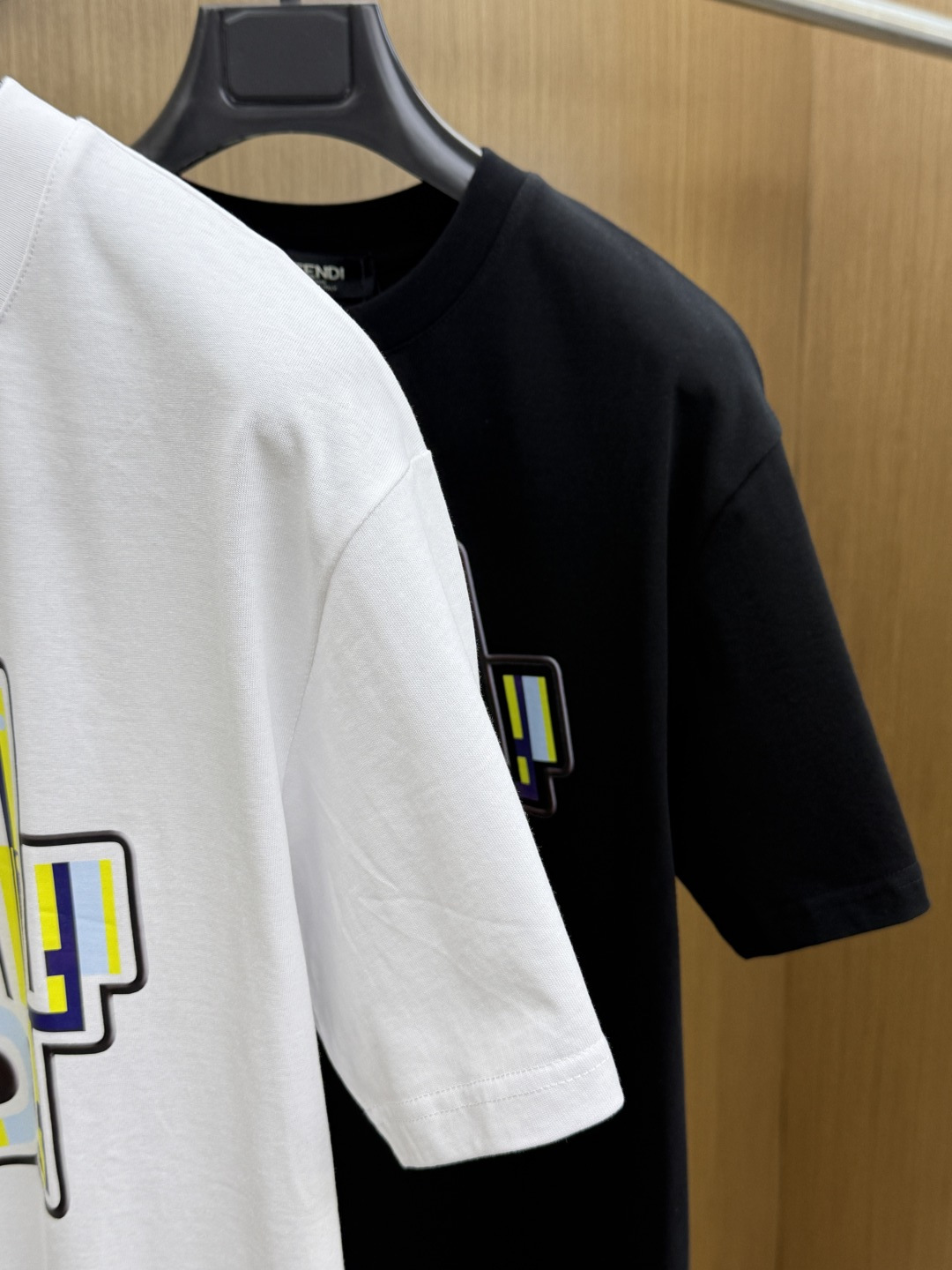 新品 FD 🔥🔥春夏新款男女同款👫短袖圆领T恤，极具个性高级风，标志logo印花工艺设计！定制纯棉面料！