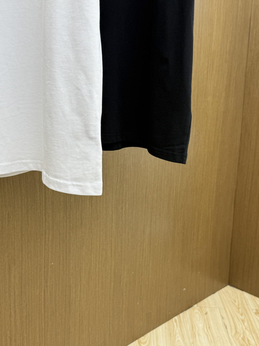 新品 CD 🔥🔥春夏新款男女同款👫短袖圆领T恤，极具个性高级风，标志logo印花工艺设计！定制纯棉面料！