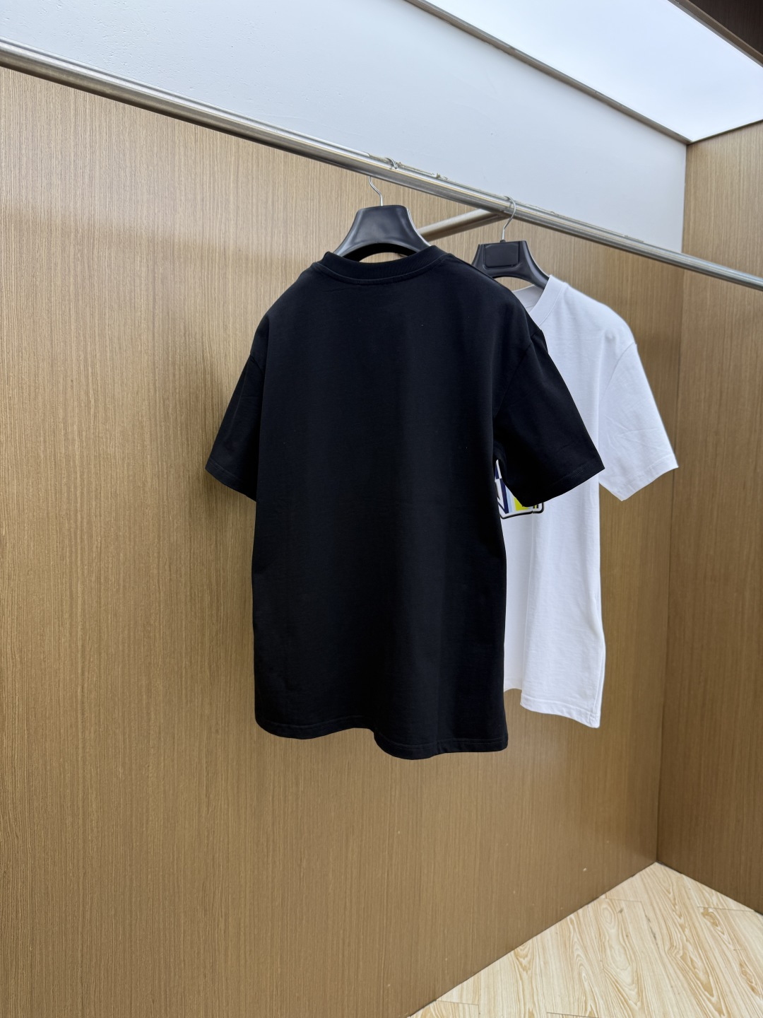 新品 FD 🔥🔥春夏新款男女同款👫短袖圆领T恤，极具个性高级风，标志logo印花工艺设计！定制纯棉面料！