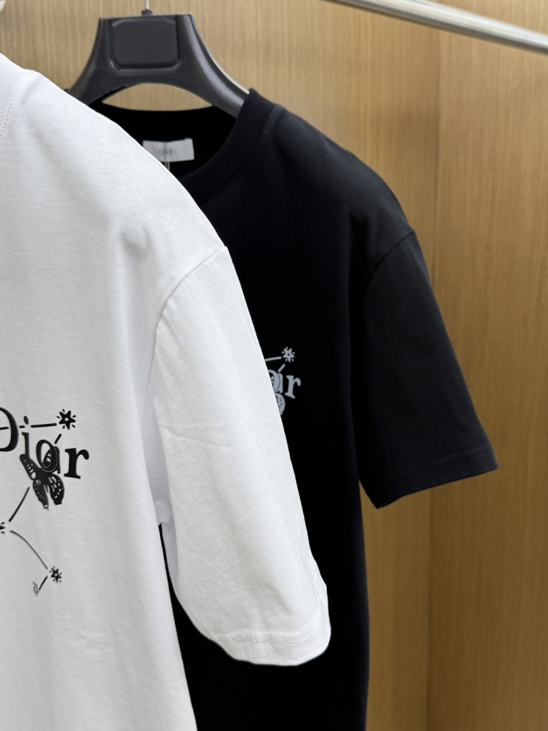 新品 CD 🔥🔥春夏新款男女同款👫短袖圆领T恤，极具个性高级风，标志logo印花工艺设计！定制纯棉面料！