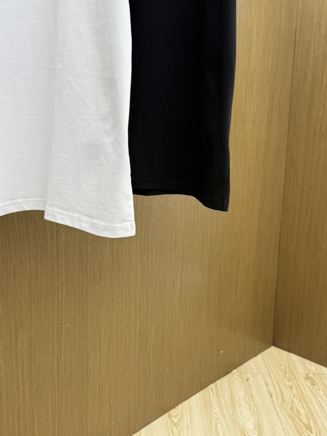 新品 CD 🔥🔥春夏新款男女同款👫短袖圆领T恤，极具个性高级风，标志logo印花工艺设计！定制纯棉面料！