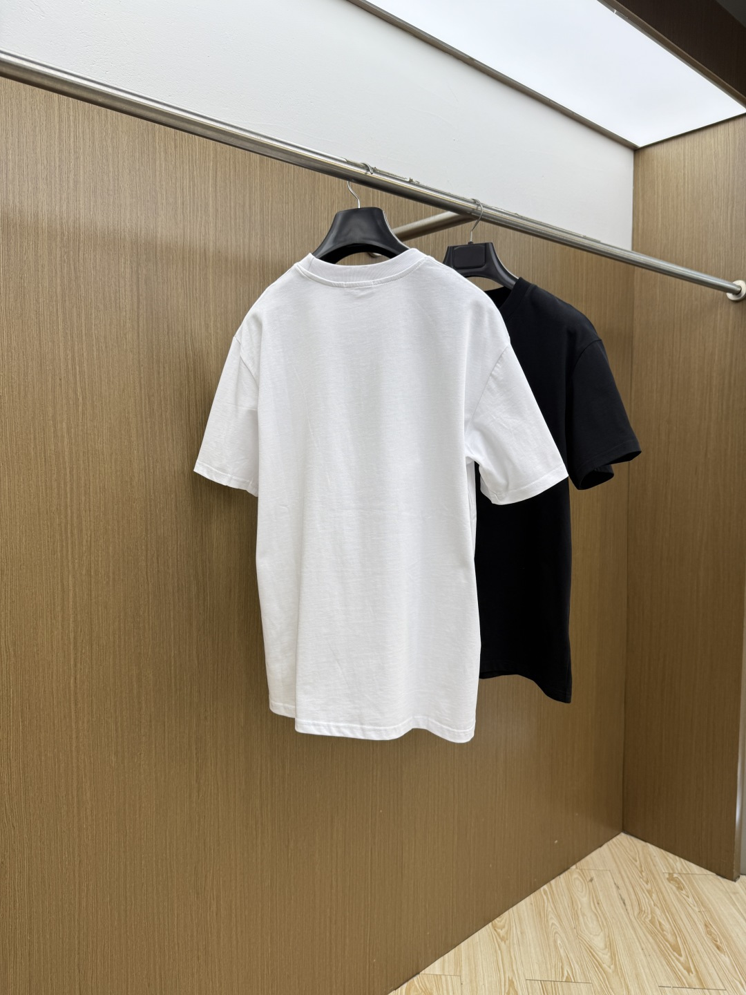 新品 CD 🔥🔥春夏新款男女同款👫短袖圆领T恤，极具个性高级风，标志logo印花工艺设计！定制纯棉面料！