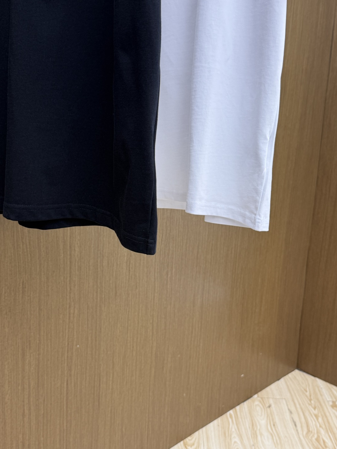 新品 CD 🔥🔥春夏新款男女同款👫短袖圆领T恤，极具个性高级风，标志logo印花工艺设计！定制纯棉面料！