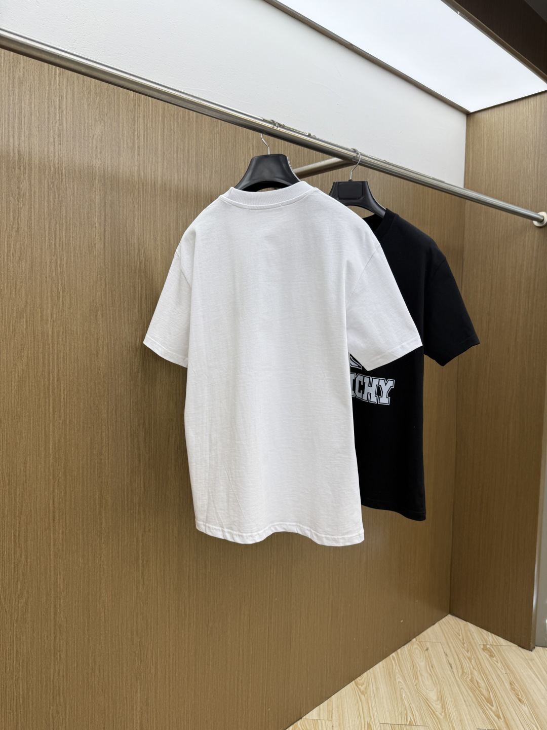 新品 GVC 🔥🔥春夏新款男女同款👫短袖圆领T恤，极具个性高级风，标志logo印花工艺设计！定制纯棉面料