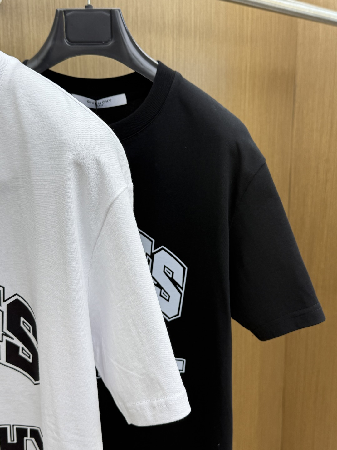 新品 GVC 🔥🔥春夏新款男女同款👫短袖圆领T恤，极具个性高级风，标志logo印花工艺设计！定制纯棉面料