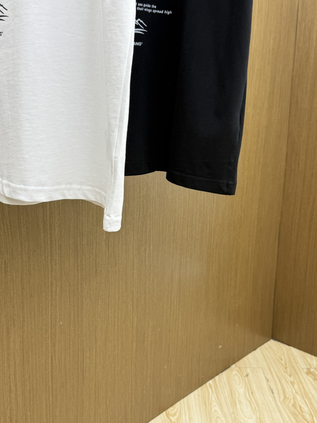 新品 石头岛🔥🔥春夏新款男女同款👫短袖圆领T恤，极具个性高级风，标志logo印花工艺设计！定制纯棉面料！