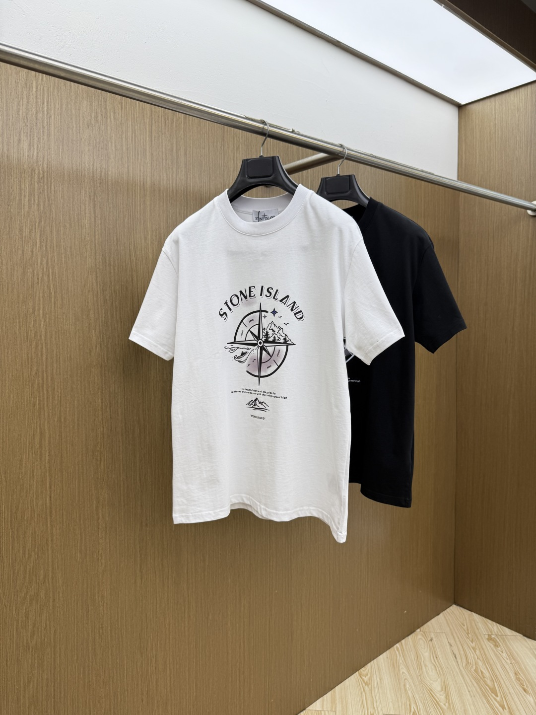 新品 石头岛🔥🔥春夏新款男女同款👫短袖圆领T恤，极具个性高级风，标志logo印花工艺设计！定制纯棉面料！