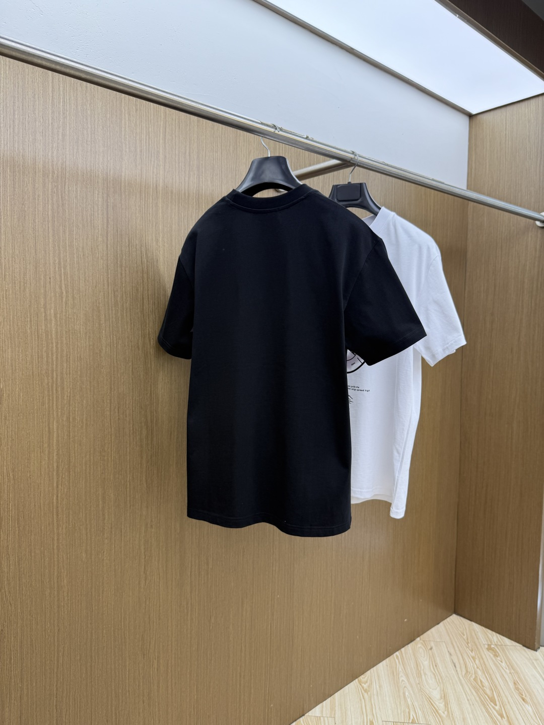 新品 石头岛🔥🔥春夏新款男女同款👫短袖圆领T恤，极具个性高级风，标志logo印花工艺设计！定制纯棉面料！