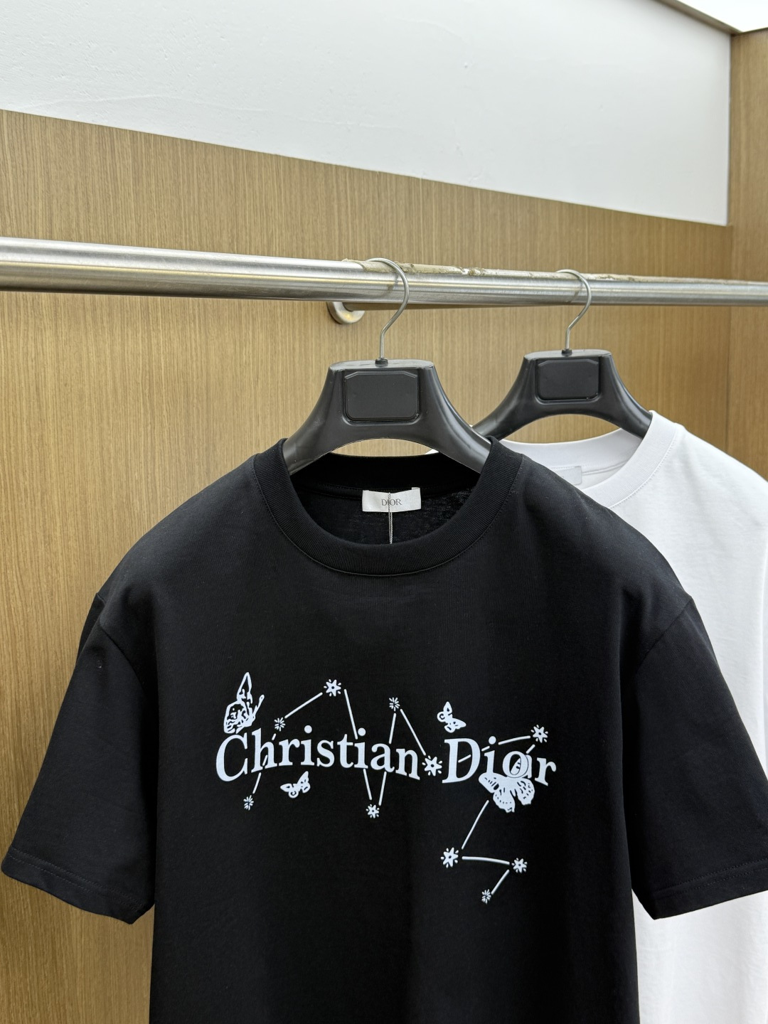 新品 CD 🔥🔥春夏新款男女同款👫短袖圆领T恤，极具个性高级风，标志logo印花工艺设计！定制纯棉面料！