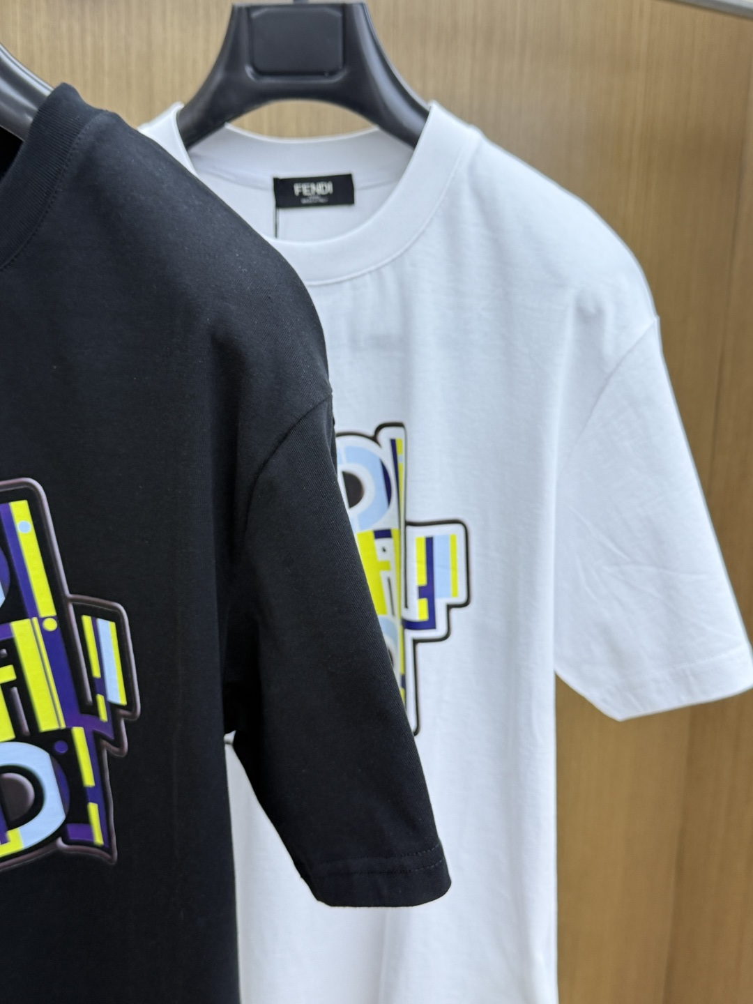 新品 FD 🔥🔥春夏新款男女同款👫短袖圆领T恤，极具个性高级风，标志logo印花工艺设计！定制纯棉面料！