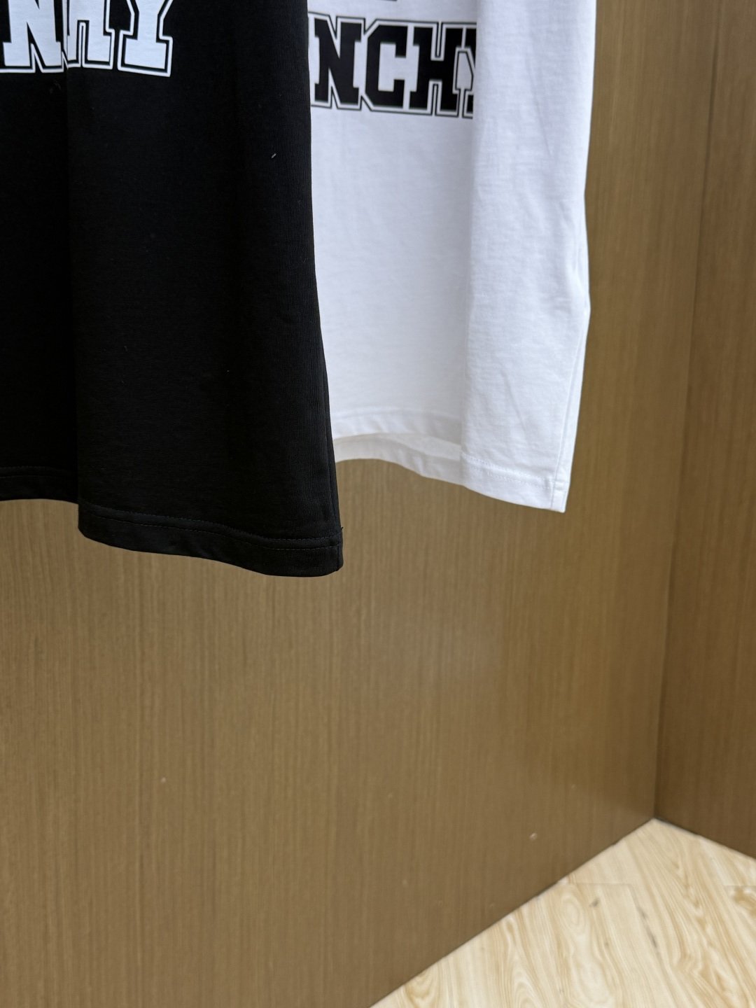 新品 Gvc 🔥🔥春夏新款男女同款👫短袖圆领T恤，极具个性高级风，标志logo印花工艺设计！定制纯棉面料