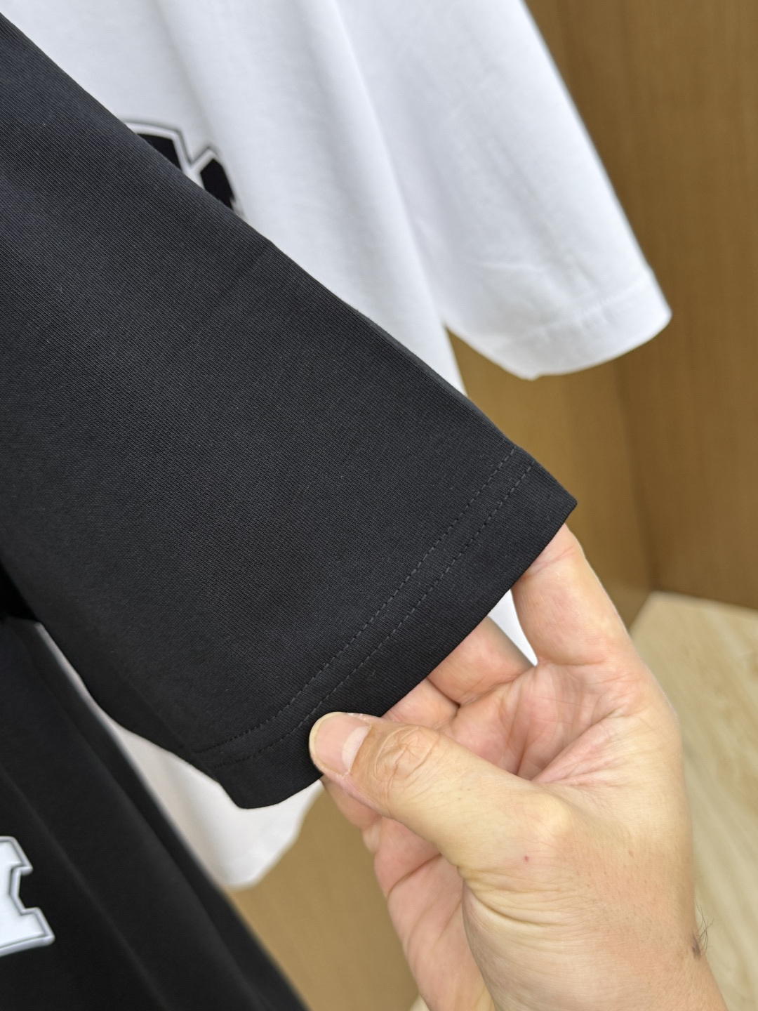 新品 Gvc 🔥🔥春夏新款男女同款👫短袖圆领T恤，极具个性高级风，标志logo印花工艺设计！定制纯棉面料