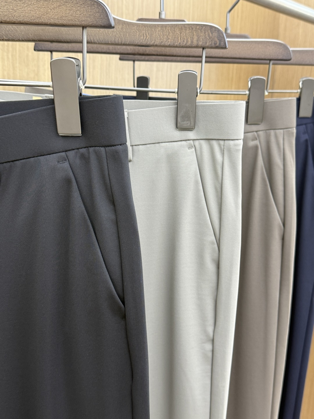 早春 BOSS🔥🔥高端定制、2026早春最新款休闲西裤 柜台同步发售 原版定制复刻 客供五金辅料 原单品