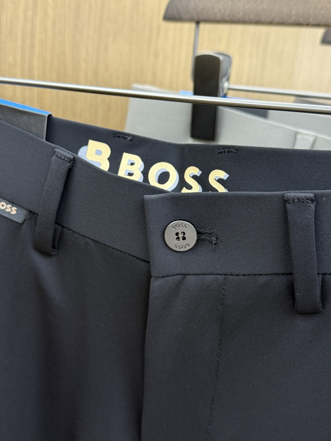 早春 BOSS🔥🔥高端定制、2026早春最新款休闲西裤 柜台同步发售 原版定制复刻 客供五金辅料 原单品